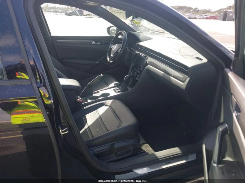 VW Passat 2.0T R-Line * Kрайна цена* , снимка 5 - Автомобили и джипове - 53277891