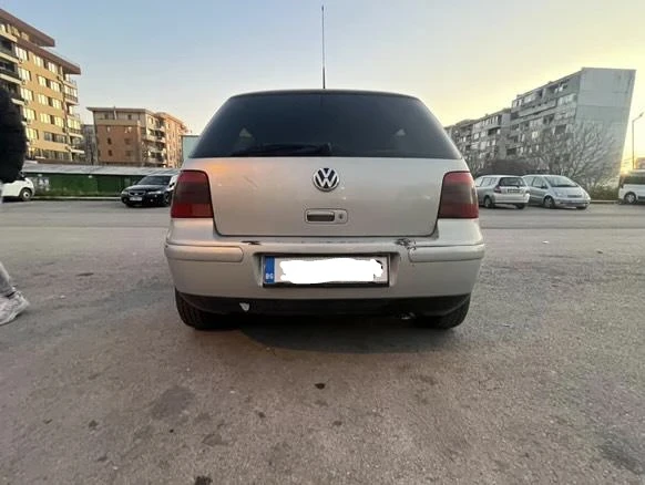 VW Golf 1.6 SR Газ/Бензин, снимка 3 - Автомобили и джипове - 48024953