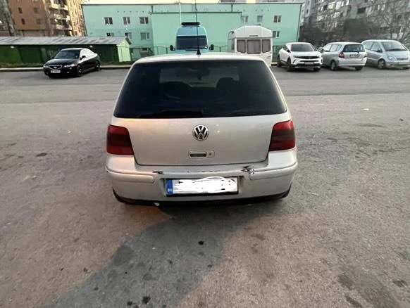 VW Golf 1.6 SR Газ/Бензин, снимка 4 - Автомобили и джипове - 48024953