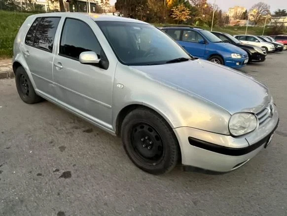 VW Golf 1.6 SR Газ/Бензин, снимка 9 - Автомобили и джипове - 48024953