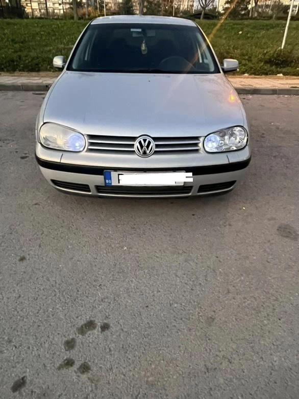 VW Golf 1.6 SR Газ/Бензин, снимка 5 - Автомобили и джипове - 48024953