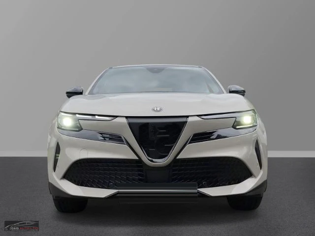 Alfa Romeo Junior SPECIAL/159HP/MARTIX-LED/TECH-PACK/CAM/NAVI/653b, снимка 2 - Автомобили и джипове - 48406998