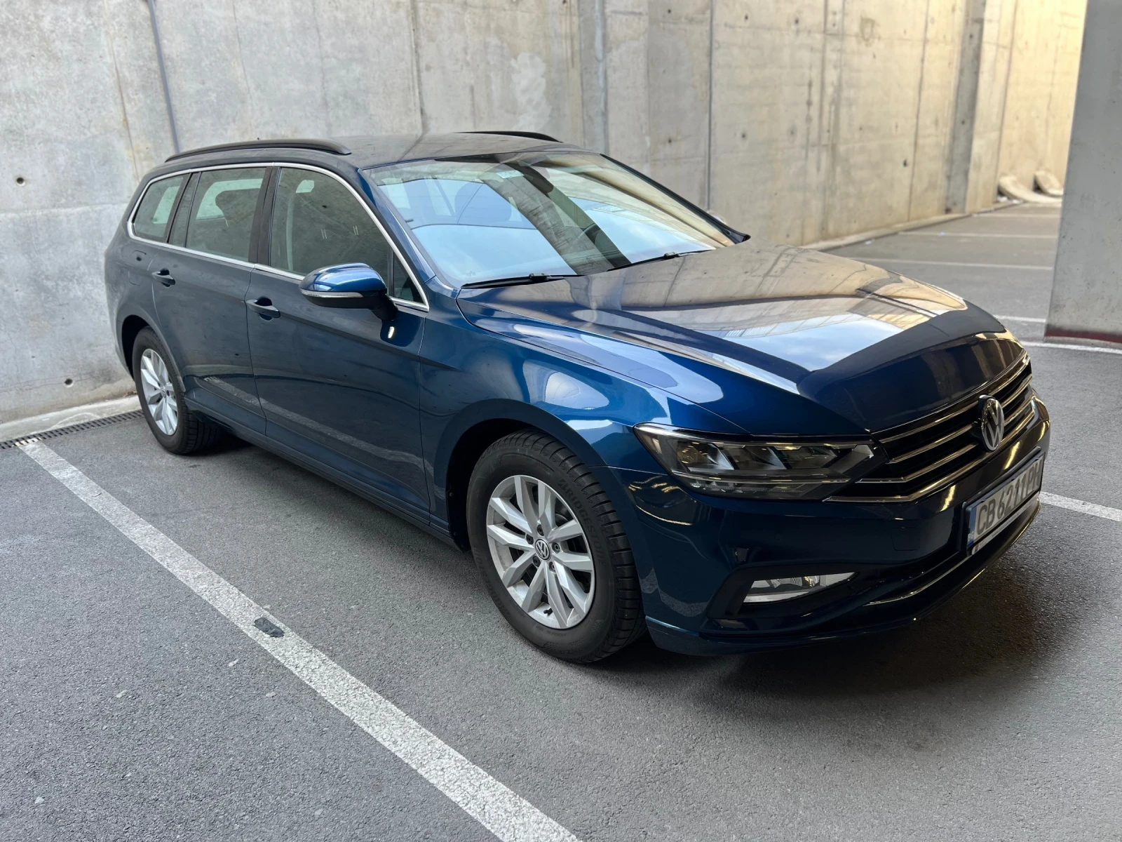 VW Passat 1.5 TSI с ГАРАНЦИЯ/Обслужен/DSG/Facelift - изображение 2