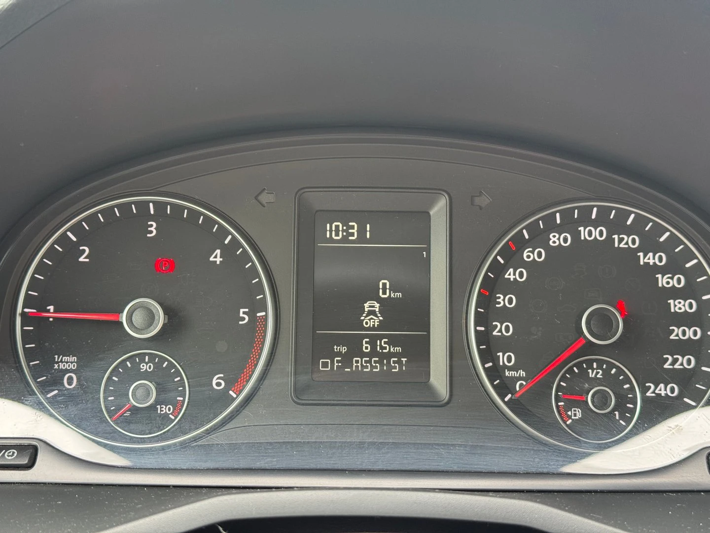 VW Caddy Trendline TDI BMT 5 места - изображение 7