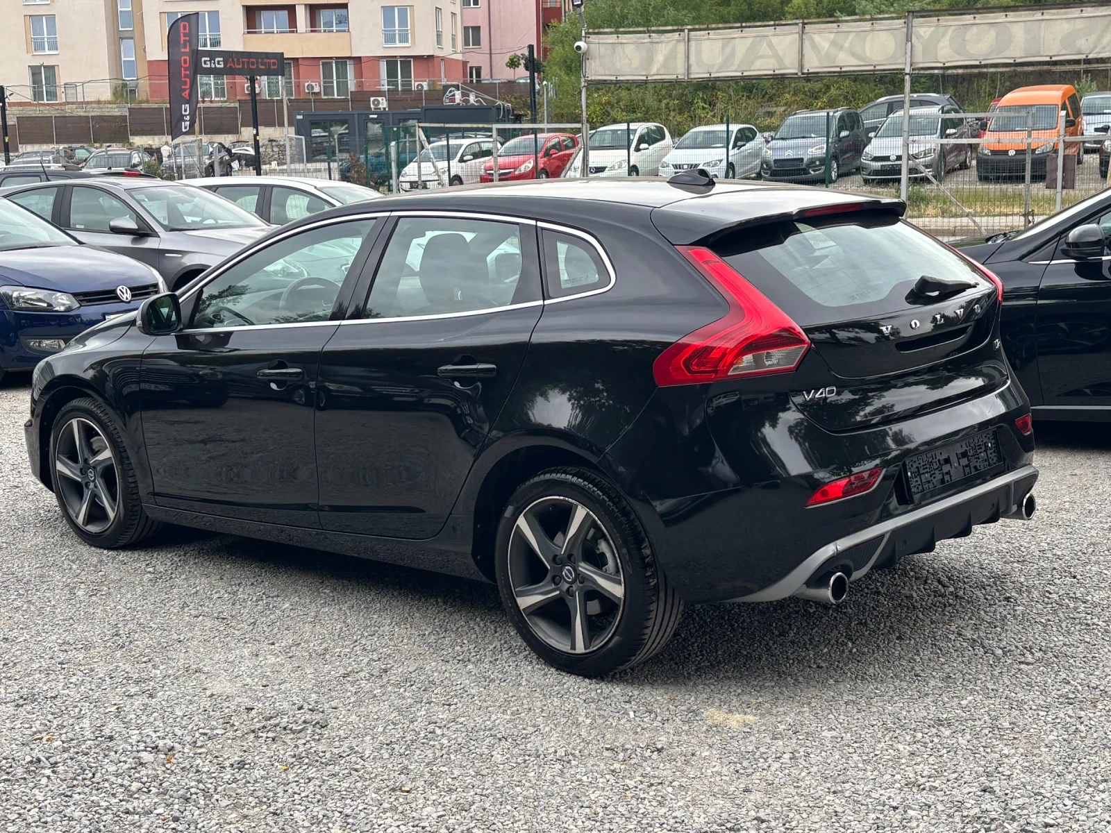 Volvo V40 2.0 D2 - изображение 4