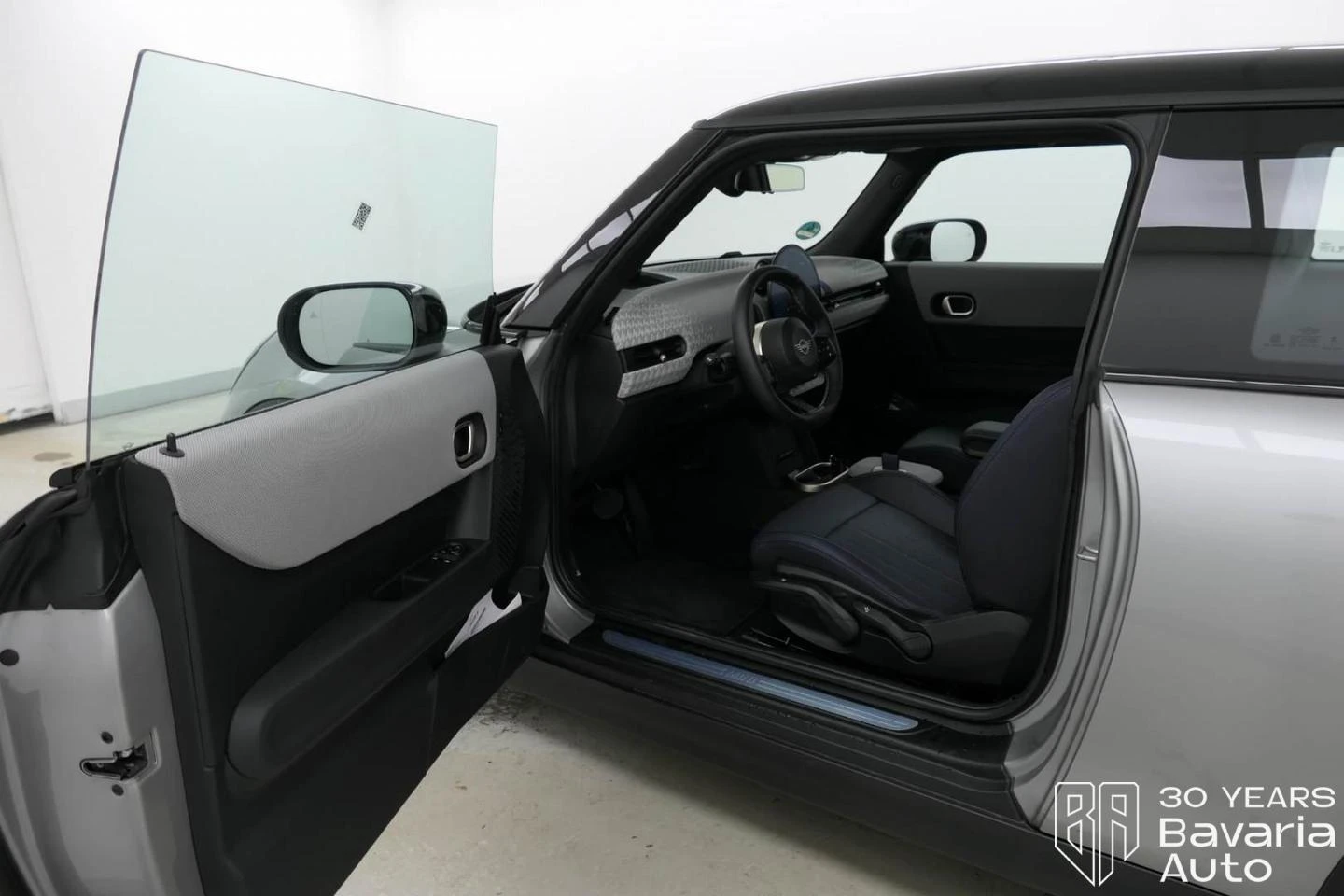 Mini Cooper C 1, 5 Steptronic Favoured Trim - изображение 5