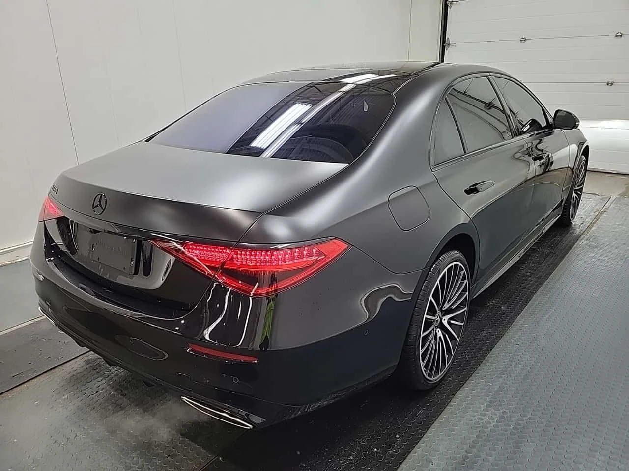 Mercedes-Benz S 580 CARFAX / 360 / DISTRONIC / ОБДУХВАНЕ / BURMESTER , снимка 3 - Автомобили и джипове - 54043520