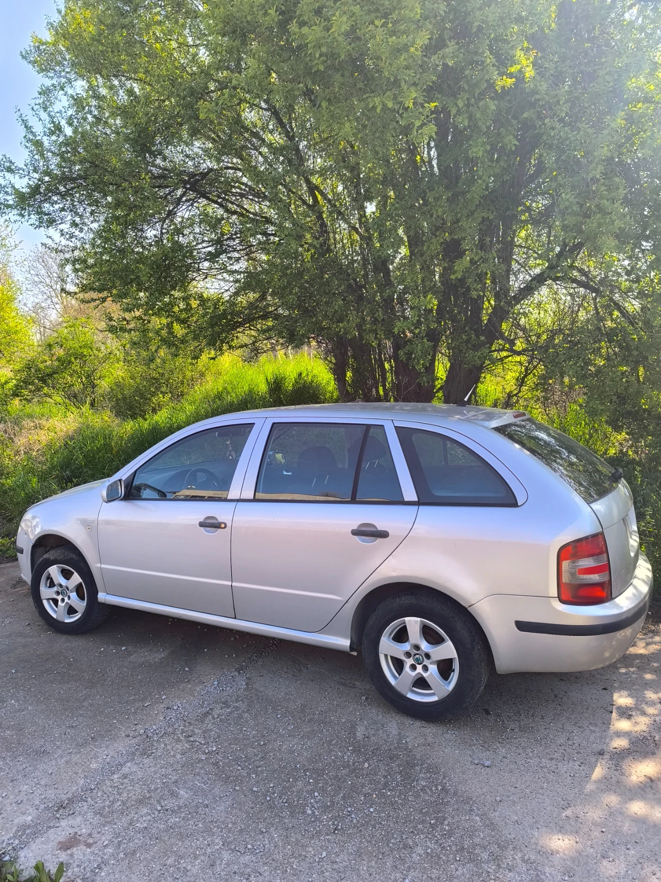 Skoda Fabia 1.4тди на Части , снимка 8 - Автомобили и джипове - 54367043