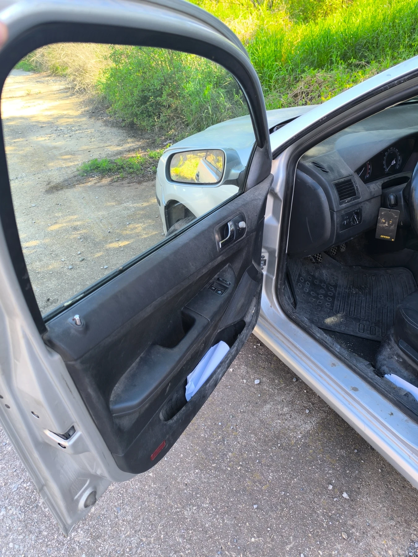 Skoda Fabia 1.4тди на Части , снимка 11 - Автомобили и джипове - 54367043