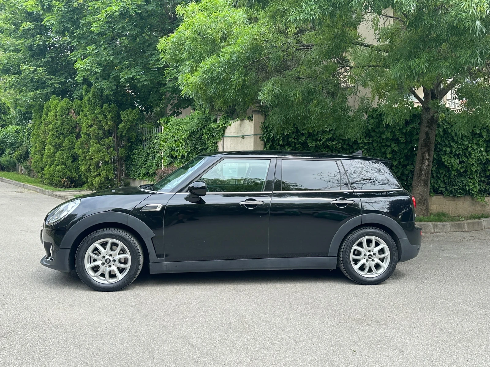 Mini Clubman 1.5 бензин /145хил.км / два комплекта гуми, снимка 2 - Автомобили и джипове - 54470903