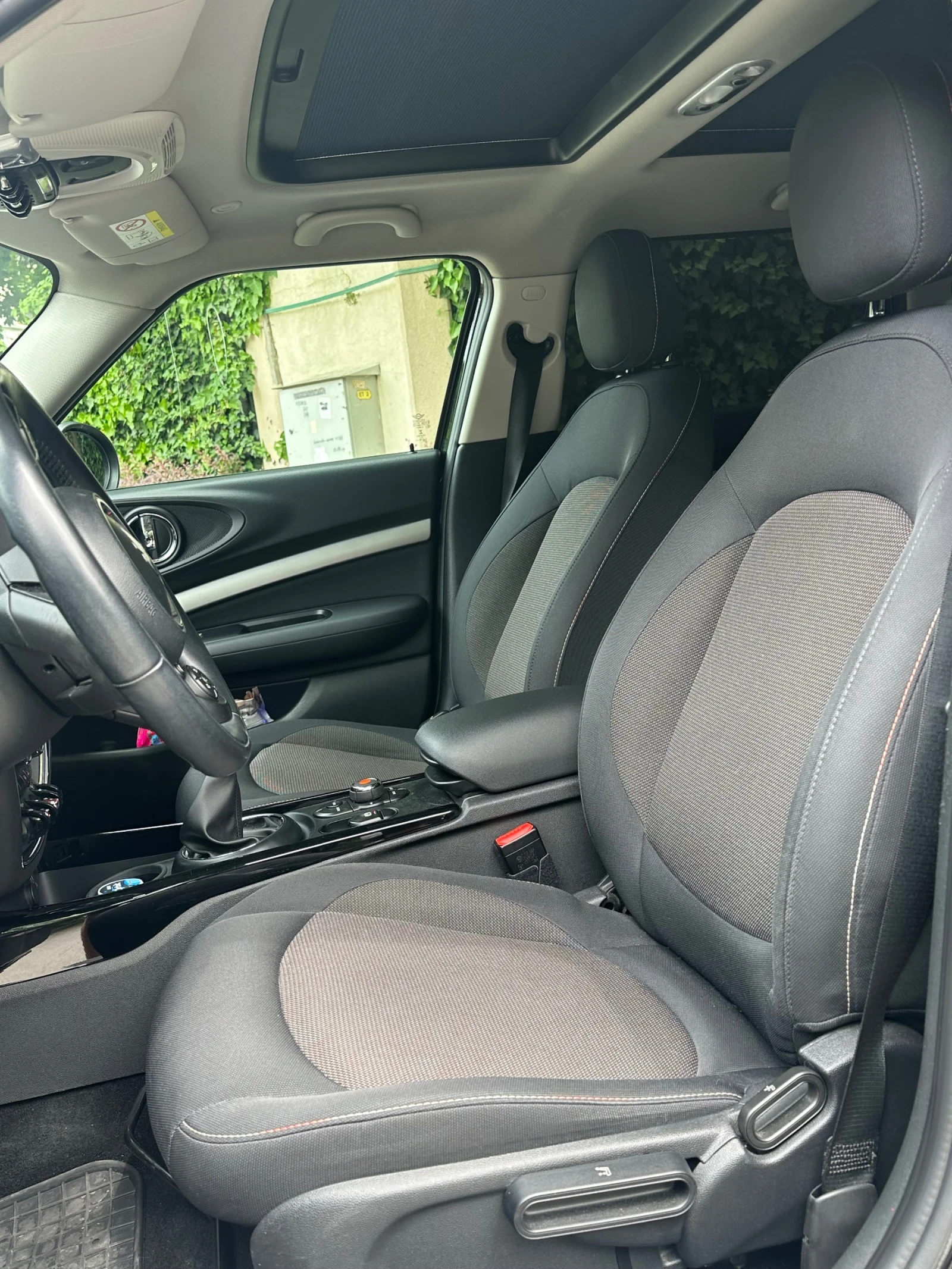 Mini Clubman 1.5 бензин /145хил.км / два комплекта гуми, снимка 8 - Автомобили и джипове - 54470903