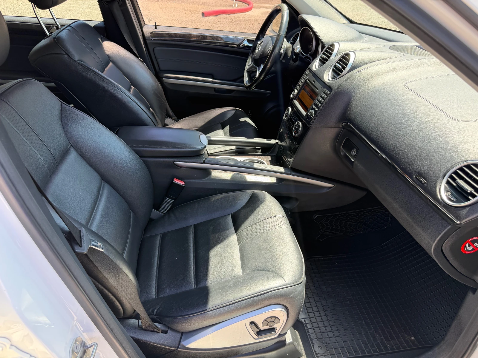 Mercedes-Benz ML 550 AMG Edition 1, снимка 10 - Автомобили и джипове - 55950715
