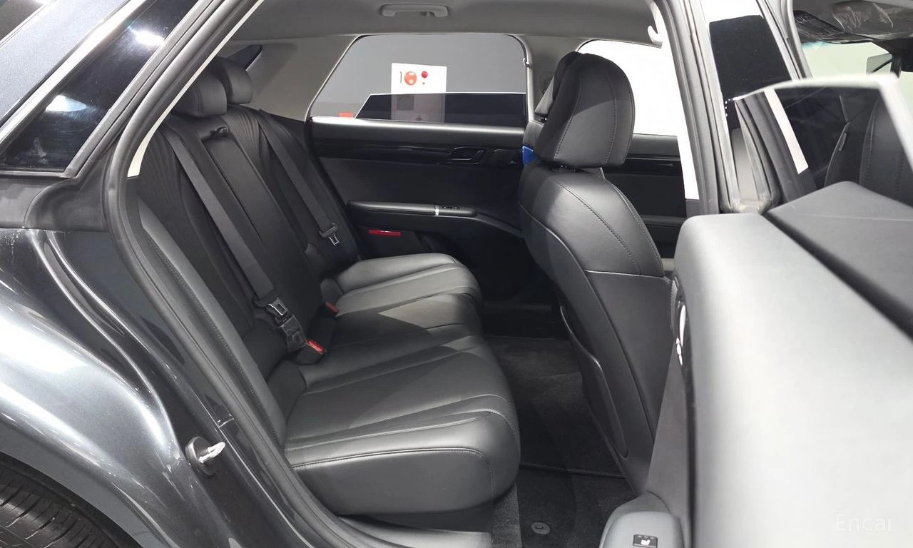Hyundai Grandeur 2.5* PREMIUM* ОБДУХВАНЕ* ДИСТРОНИК* LANE* ASSIST* , снимка 14 - Автомобили и джипове - 55975705