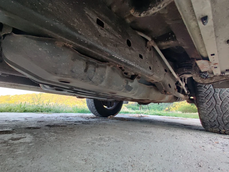 Toyota Land cruiser 3.0 D4D, снимка 11 - Автомобили и джипове - 52295622