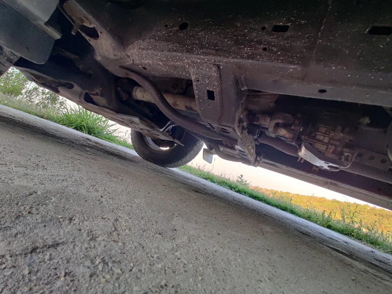 Toyota Land cruiser 3.0 D4D, снимка 10 - Автомобили и джипове - 52295622