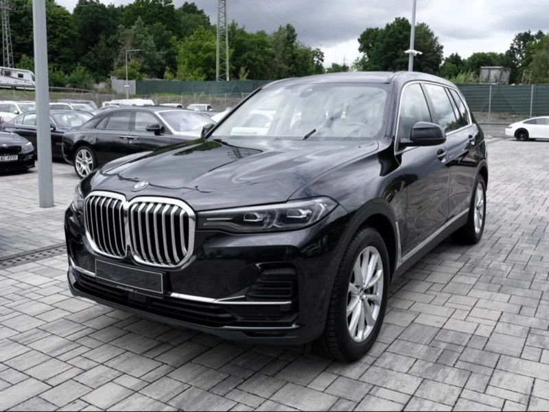 BMW X7 40i xDrive/панорама/7 места