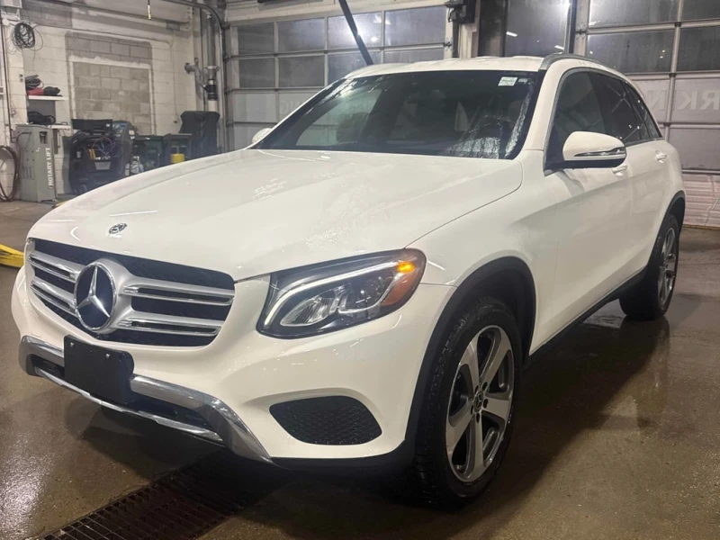 Mercedes-Benz GLC 300 / ПОДГРЕВ / ПАНОРАМА / ВТОРИ ГУМИ
