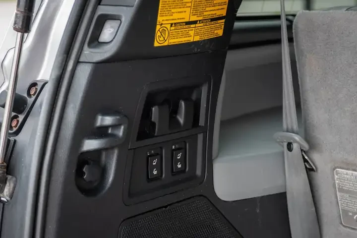 Toyota Sequoia LIMITED* 5.7* V8* ПОДГРЕВ* КАМЕРА* КЕЙЛЕС, снимка 16 - Автомобили и джипове - 54445677