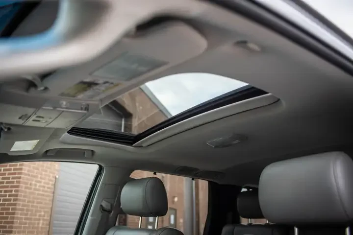 Toyota Sequoia LIMITED* 5.7* V8* ПОДГРЕВ* КАМЕРА* КЕЙЛЕС, снимка 14 - Автомобили и джипове - 54445677