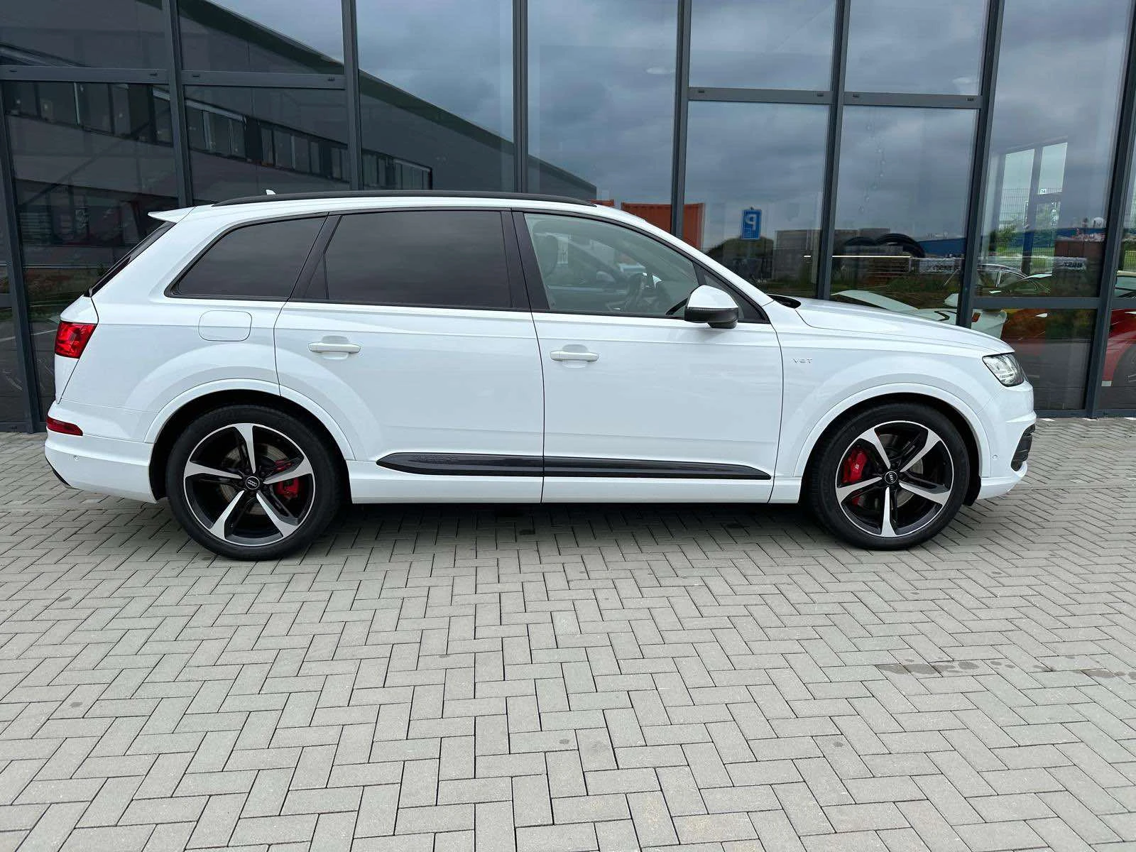 Audi SQ7 4.0* 435ps* MATRIX* 7места* BOSE* 360* Head UP* NV - изображение 2