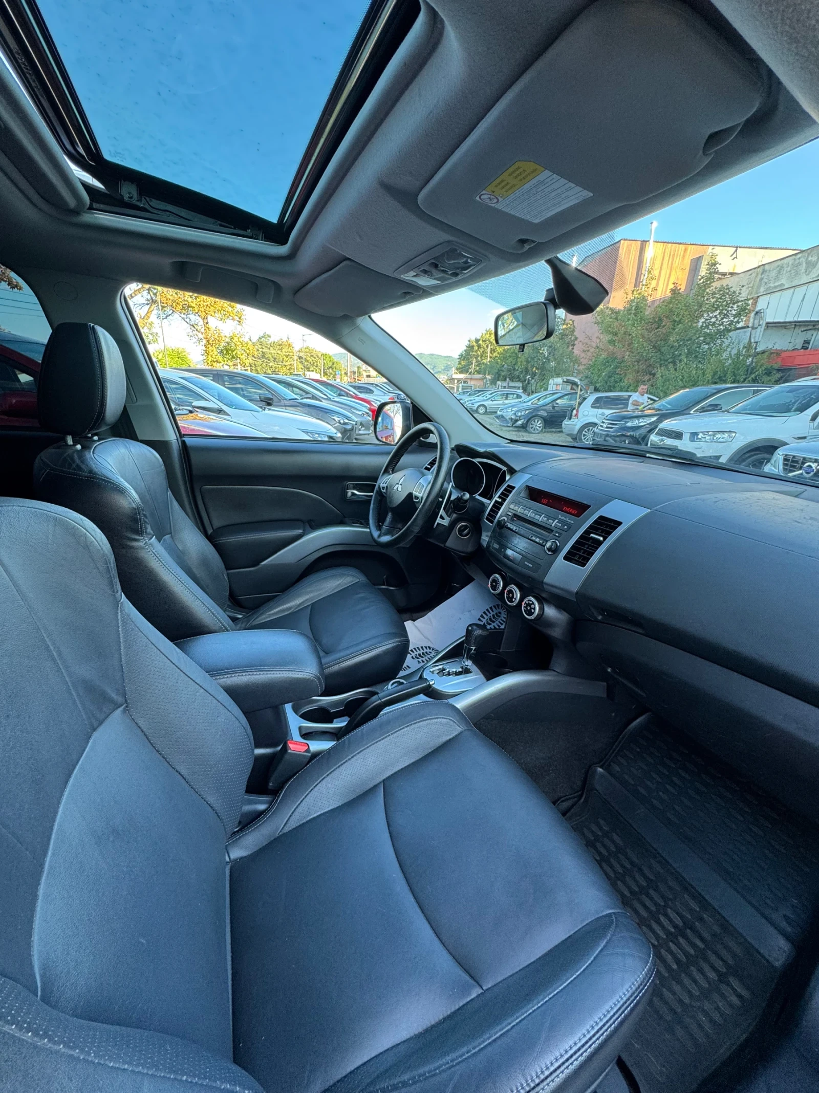 Mitsubishi Outlander 2.4  / 4x4 / SPORT | Mobile.bg   11