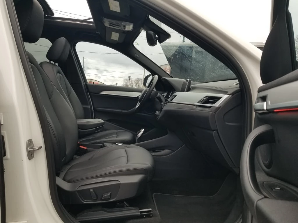 BMW X1 * NO ACCIDENT| NAV| PANO| CAMERA| MULTI COLOUR AMB - изображение 10