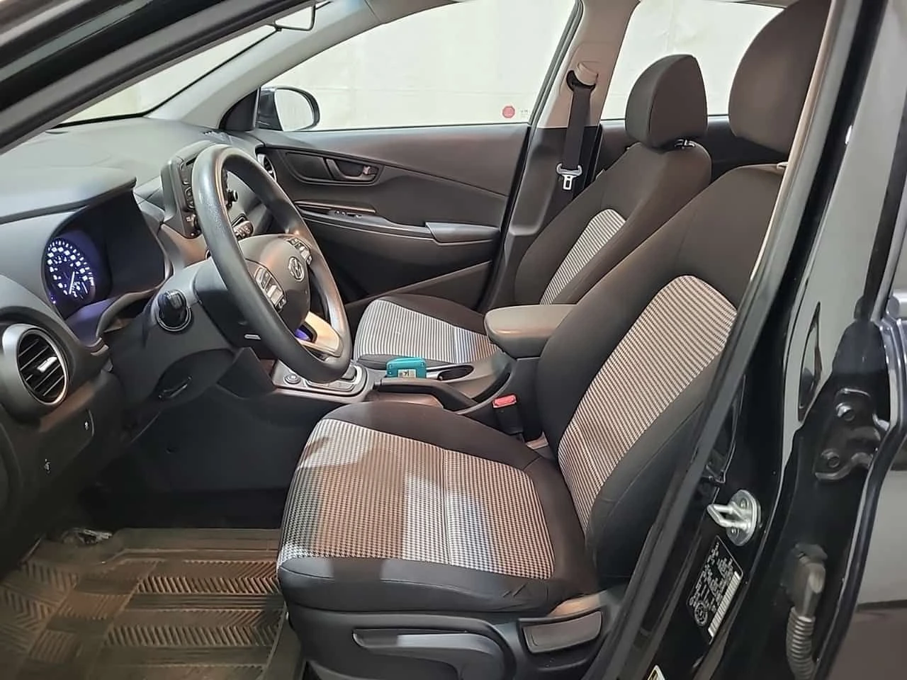 Hyundai Kona  ESSENTIAL| ПОДГРЕВИ| CARFAX , снимка 10 - Автомобили и джипове - 53948480