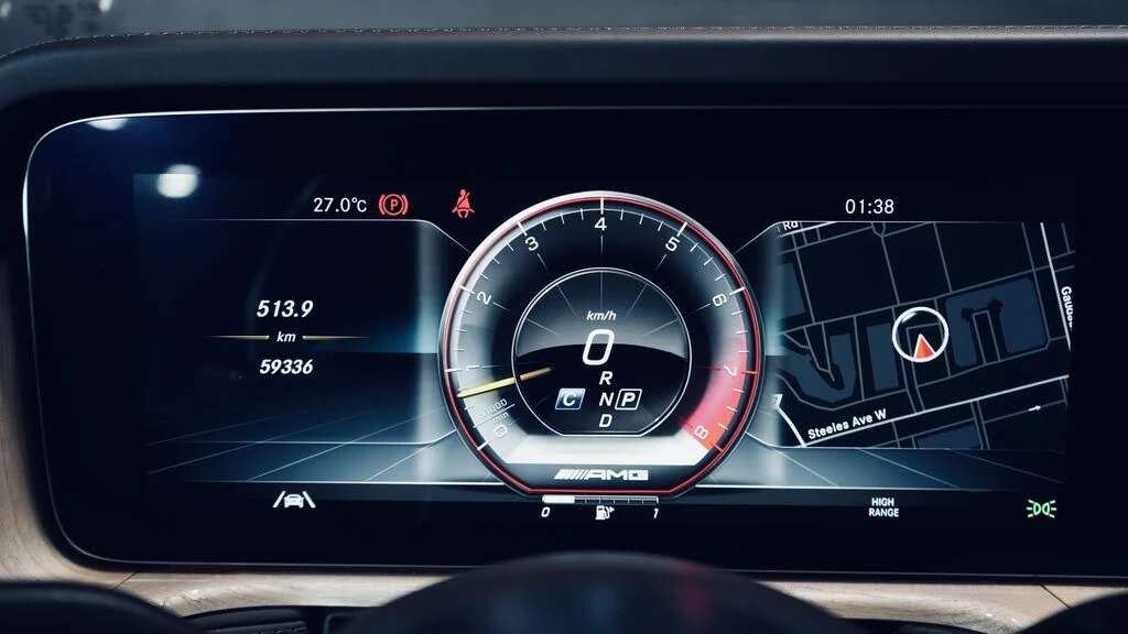 Mercedes-Benz G 63 AMG 4MATIC* AвтоКредит * (ЦЕНА ДО БГ), снимка 17 - Автомобили и джипове - 54021382