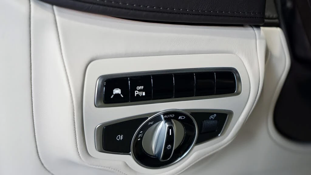 Mercedes-Benz G 63 AMG 4MATIC* AвтоКредит * (ЦЕНА ДО БГ), снимка 10 - Автомобили и джипове - 54021382