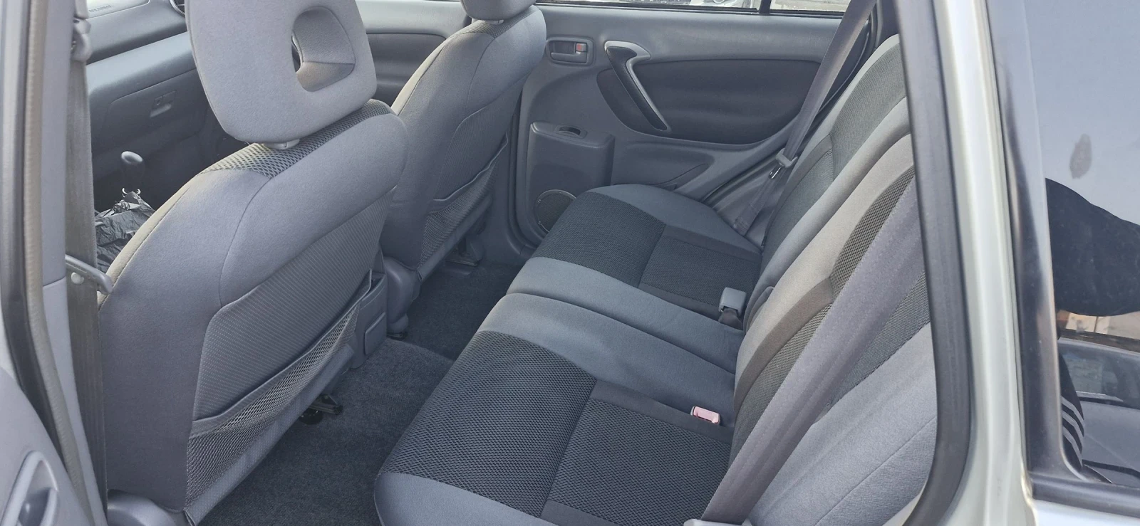 Toyota Rav4 2.0d4d 116hp, снимка 16 - Автомобили и джипове - 54335460