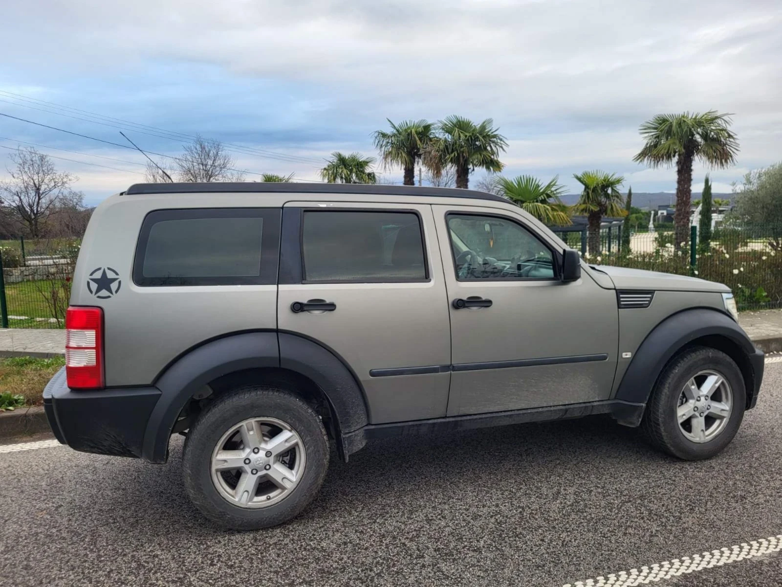 Dodge Nitro 2.8 TD 4x4, снимка 5 - Автомобили и джипове - 54528175