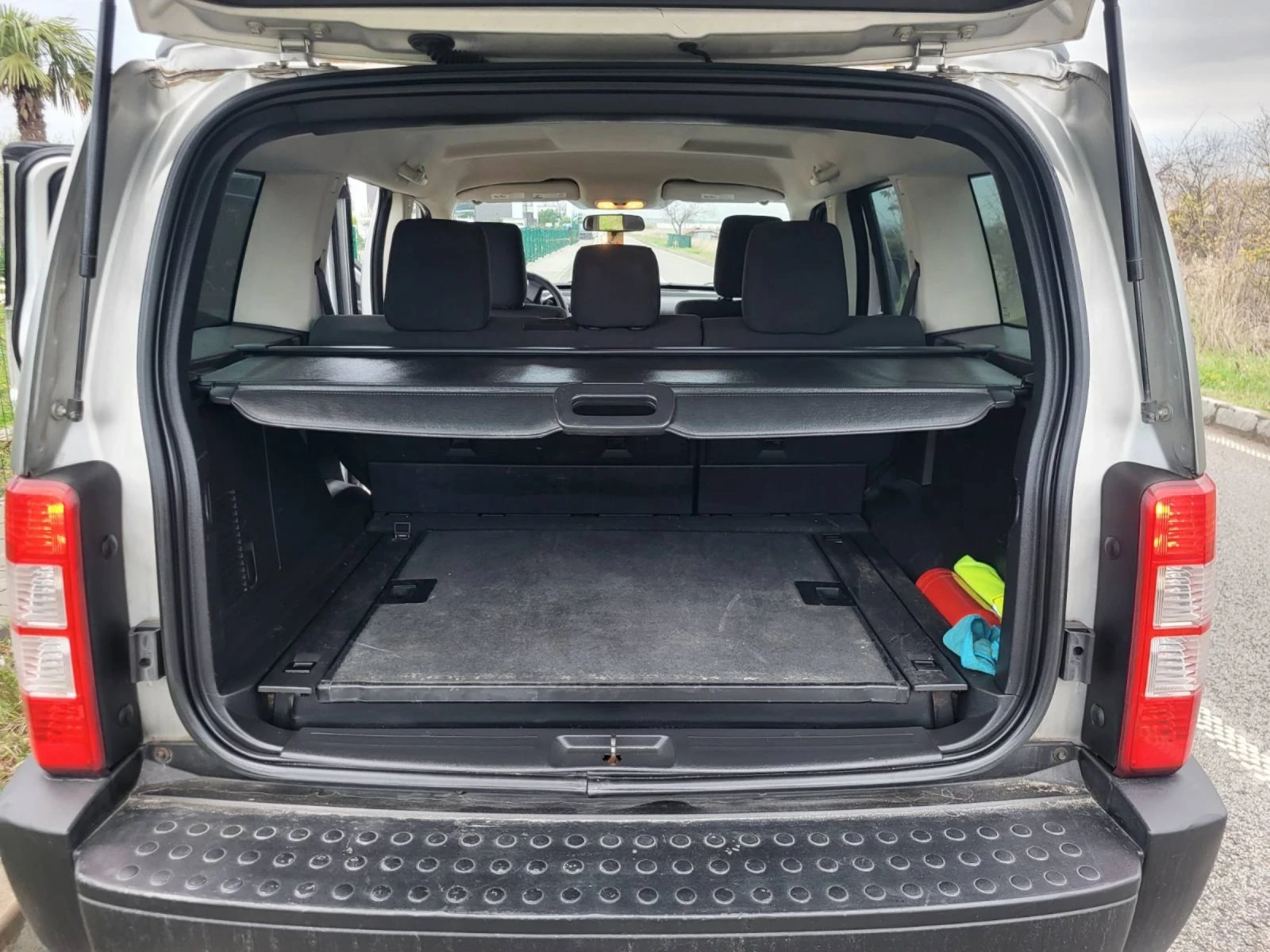 Dodge Nitro 2.8 TD 4x4, снимка 4 - Автомобили и джипове - 54528175