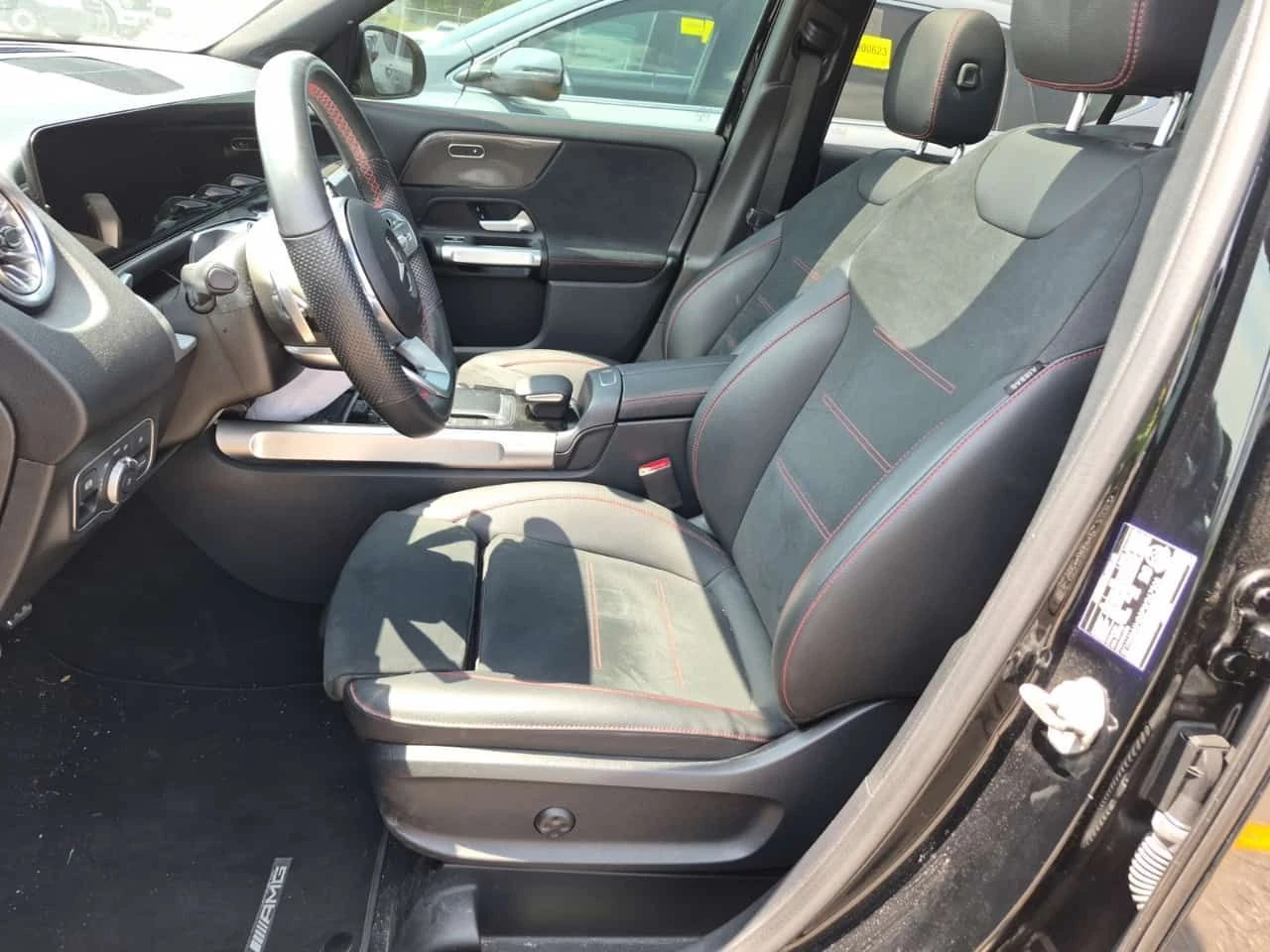 Mercedes-Benz GLB 250  360 / AMBIENT / LED / 2 КЛЮЧА , снимка 8 - Автомобили и джипове - 55445922