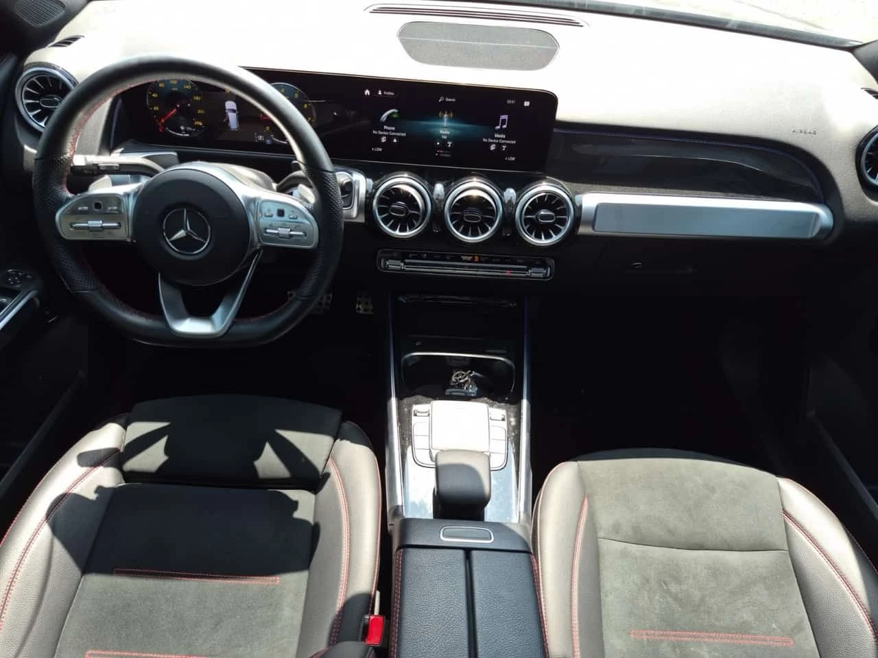 Mercedes-Benz GLB 250  360 / AMBIENT / LED / 2 КЛЮЧА , снимка 9 - Автомобили и джипове - 55445922