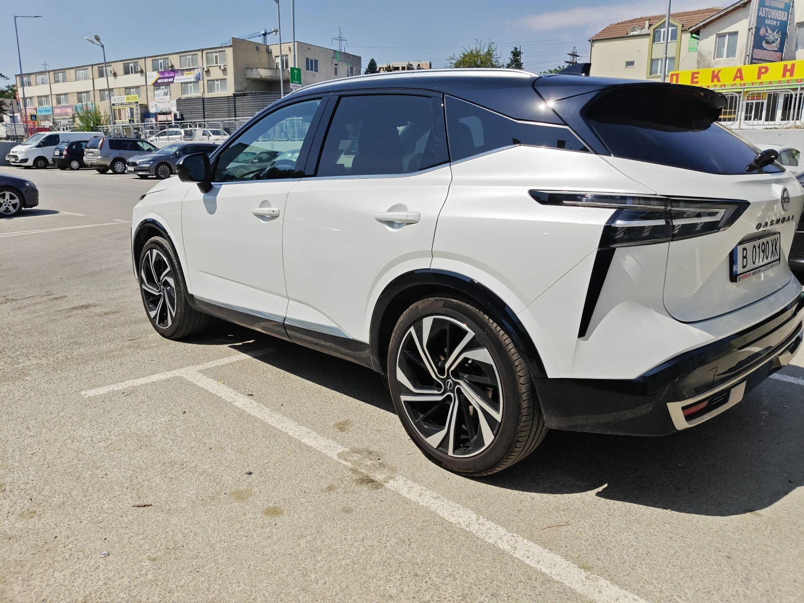 Nissan Qashqai 1.3 Mild Hybrid 4x4 Tekna + , снимка 4 - Автомобили и джипове - 55875292