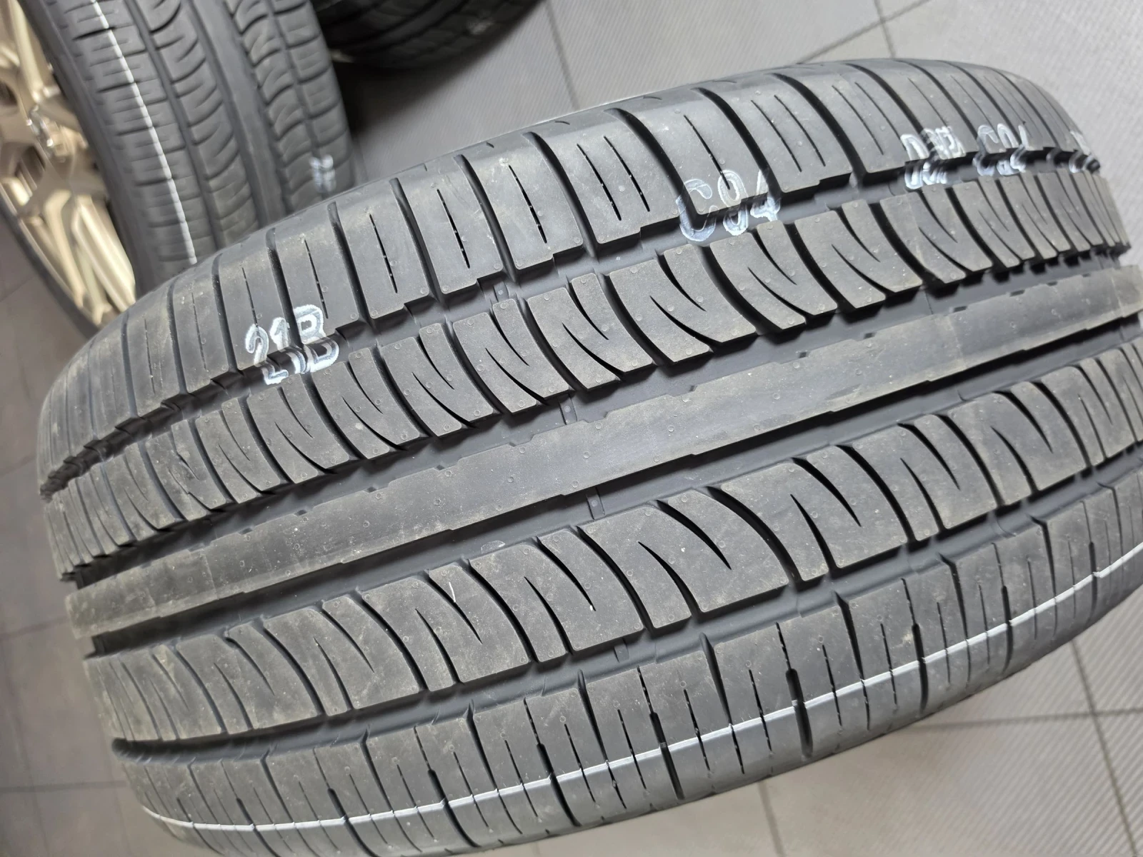 Гуми с джанти Pirelli 295/40R22, снимка 8 - Гуми и джанти - 54717897