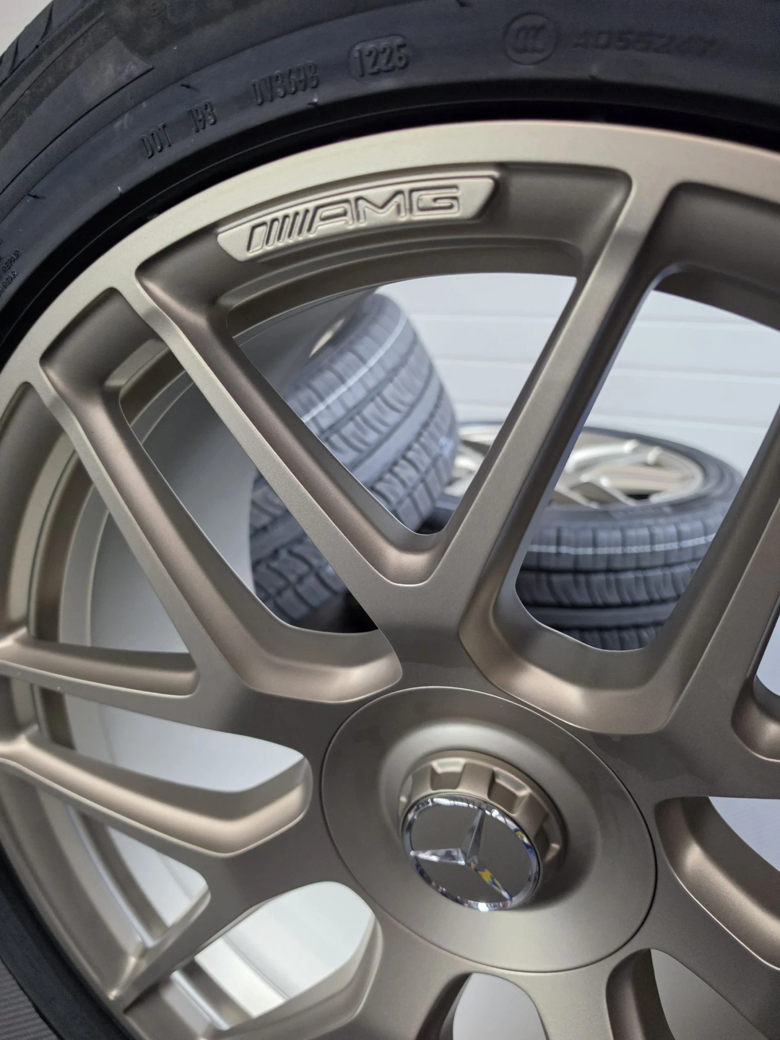 Гуми с джанти Pirelli 295/40R22, снимка 11 - Гуми и джанти - 54717897