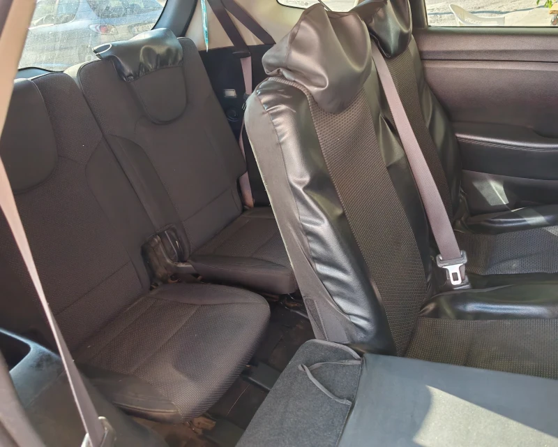 Kia Carens 1.6 Газова уредба, снимка 10 - Автомобили и джипове - 49618632