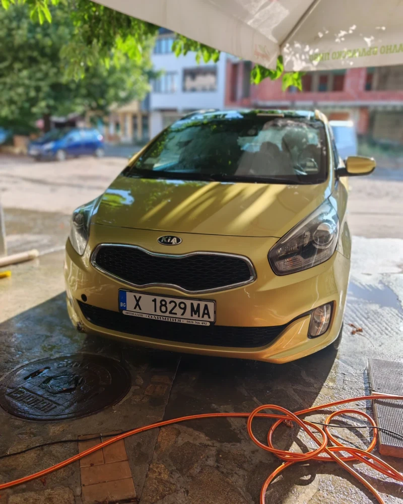 Kia Carens 1.6 Газова уредба, снимка 3 - Автомобили и джипове - 49618632