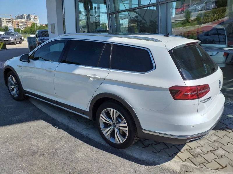 VW Passat Alltrack Лизингов Реални километри Всички екстри, снимка 3 - Автомобили и джипове - 47531528