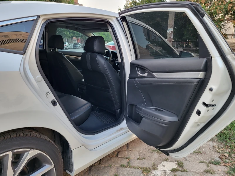 Honda Civic 1.5 EX, снимка 9 - Автомобили и джипове - 52251879