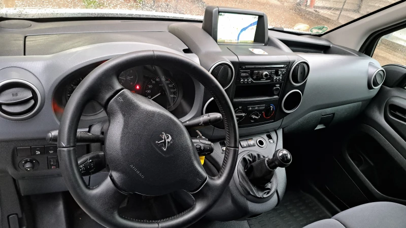 Peugeot Partner  2÷1 места ТОП, снимка 9 - Автомобили и джипове - 52475427