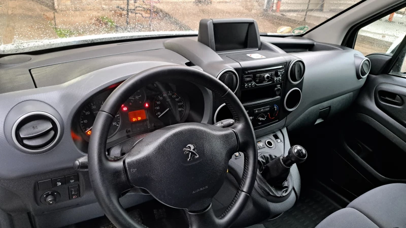 Peugeot Partner  2÷1 места ТОП, снимка 10 - Автомобили и джипове - 52475427