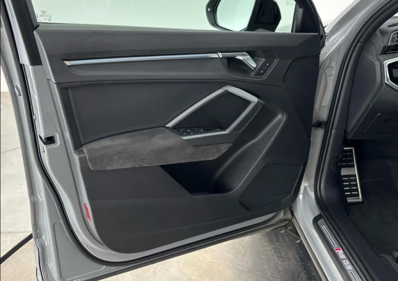 Audi RSQ3 2.5 TFSI Sportback, снимка 6 - Автомобили и джипове - 52547080