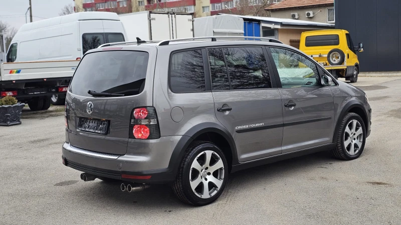 VW Touran CROSS 2.0TDi 8Valve 6SP-ТОП СЪСТ-ЛИЗИНГ, снимка 6 - Автомобили и джипове - 52727249