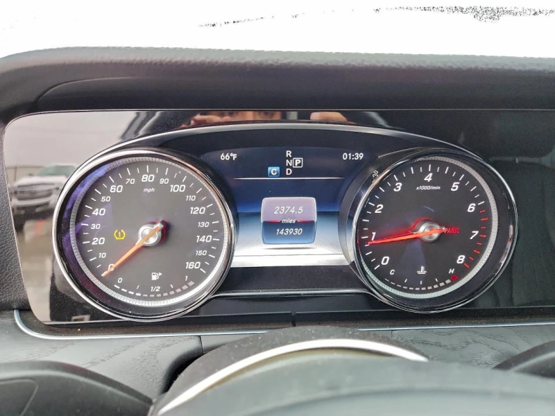 Mercedes-Benz E 300 AMG* PACK* BURMESTER* ПОДГРЕВ* КАМЕРА* КЕЙЛЕС* , снимка 8 - Автомобили и джипове - 53358356