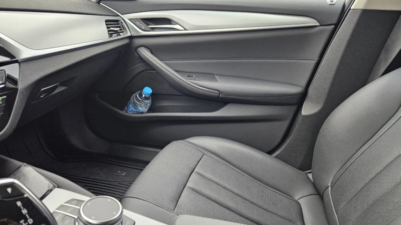 BMW 520, снимка 13 - Автомобили и джипове - 53429668