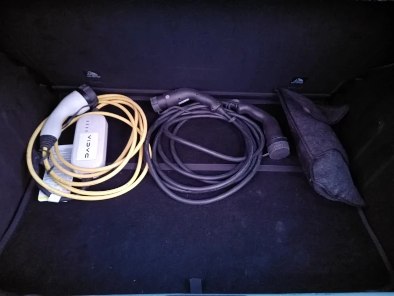 Dacia Spring, снимка 10 - Автомобили и джипове - 53951206