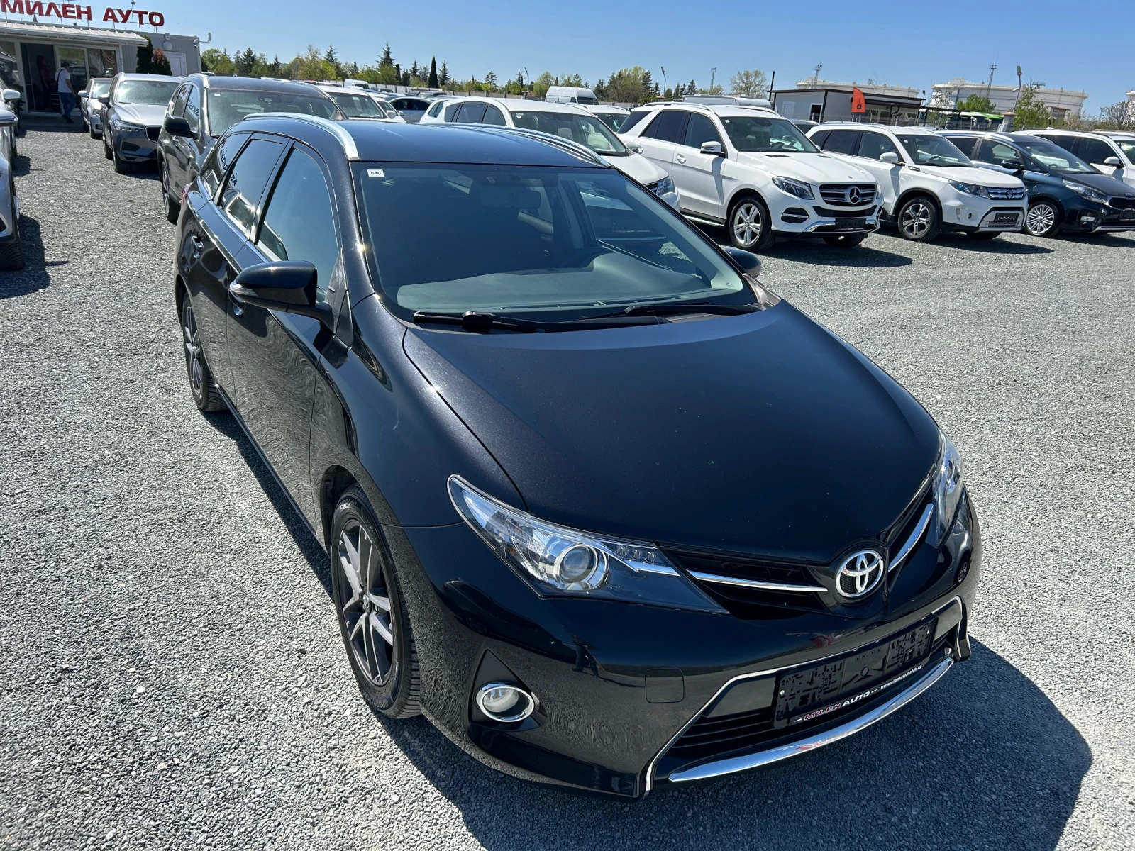 Toyota Auris (KATO НОВА) - изображение 3