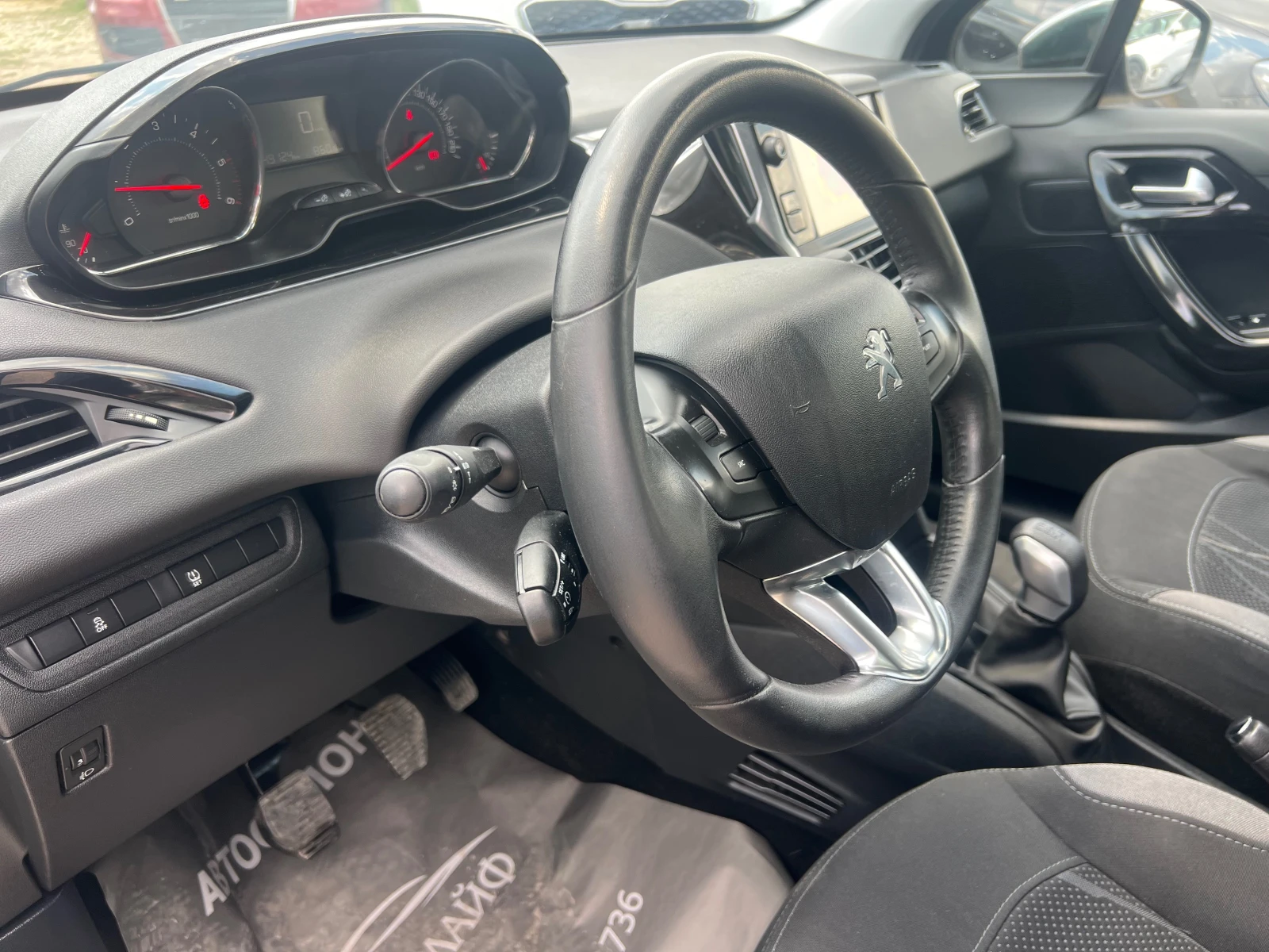 Peugeot 208 1.4 E-hdi - изображение 9